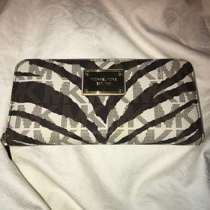 Reserved listing for zebraqueen88